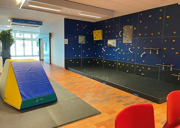 Idraetscenter - - * Hirtshals